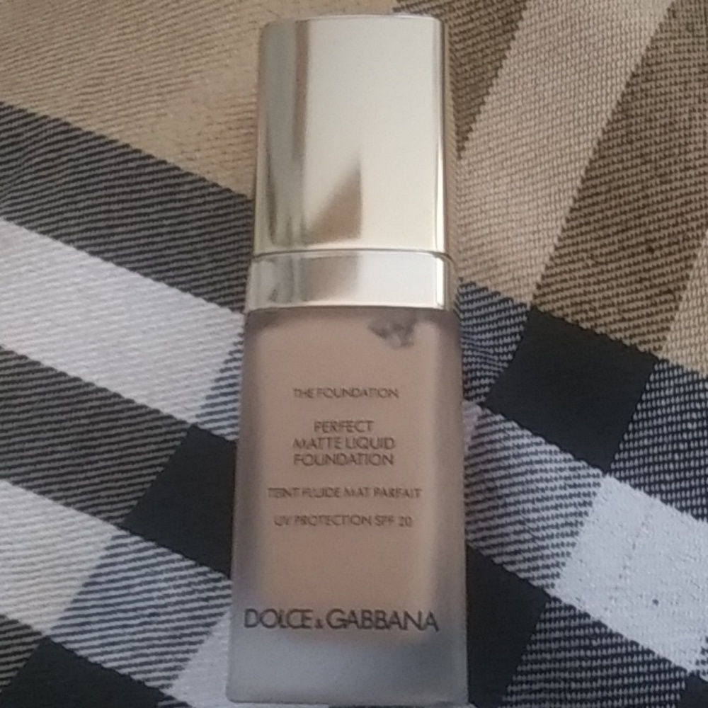 Dolce and gabbana perfect matte liquid foundation